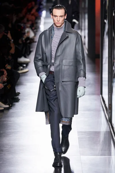 Look 30